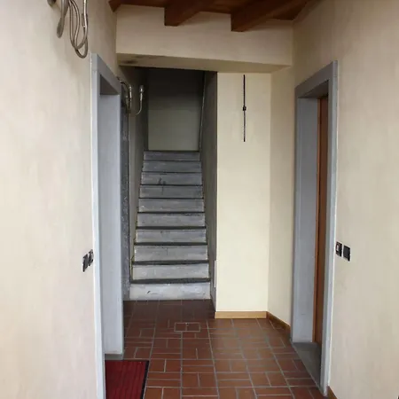 Apartment Via Maironi Da Ponte